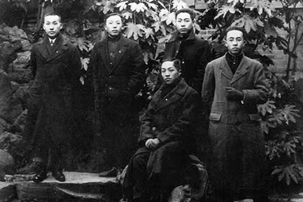 年轻周恩来.jpg