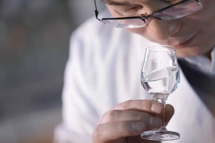 白酒酒体设计实操“五步法”：手把手教你调出爆款口感！