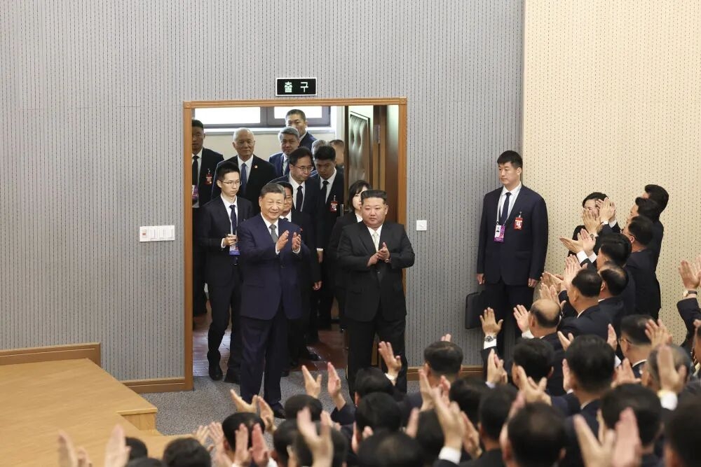 习近平参访朝鲜劳动党中央干部学校(图2) 习近平参访朝鲜劳动党中央干部学校(图2)