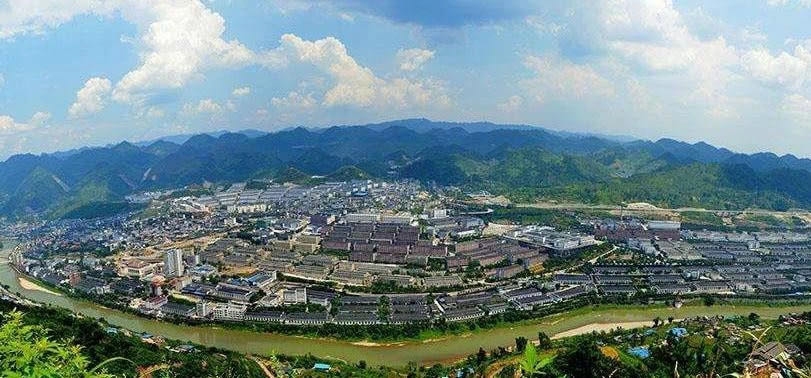 茅台全景1.jpg 飞天持续上涨!茅台酒7月28日行情价(图7)